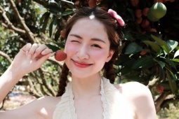 Phong cách đời thường của Hòa Minzy