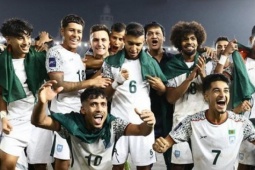 Tuyển Việt Nam so tài sao Ngoại hạng Anh