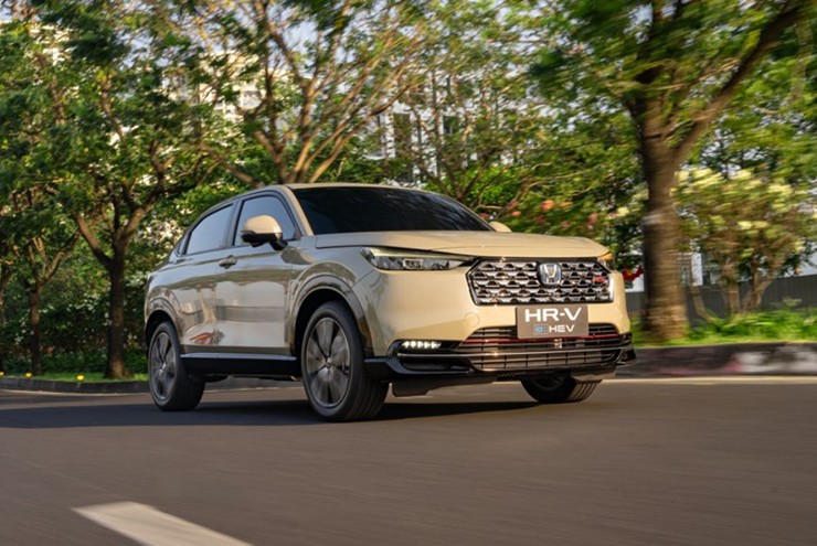 Vừa hết Tết, nhiều mẫu xe giảm hàng trăm triệu đồng - 3