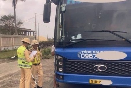 Bị người dân "tố" qua Zalo đến Cục trưởng CSGT: Xe khách bị phạt 150 triệu đồng