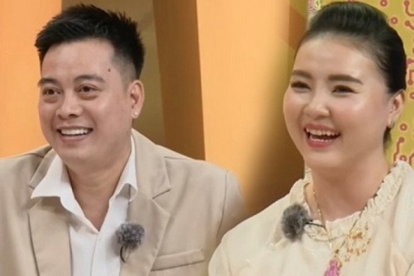 Bạn trai mắc u tủy, cô gái TPHCM giấu cha mẹ bỏ học vào viện chăm