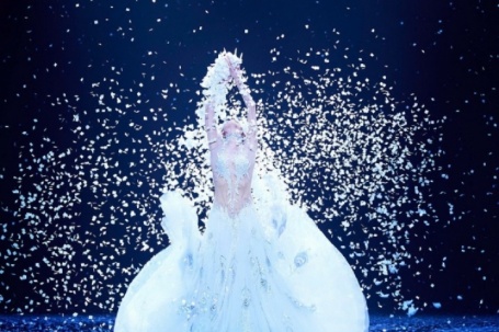 Khán giả choáng ngợp vũ đạo của  ' chim công '  Trung Quốc