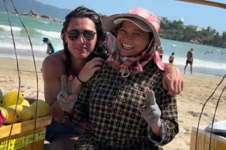 Lời rao của người bán rong ở Nha Trang hút 40 triệu lượt xem