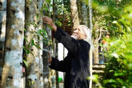 Cụ ông 98 tuổi kể chuyện mở lối nghề trầm, đưa xã nghèo thành 'thủ phủ' trăm tỷ