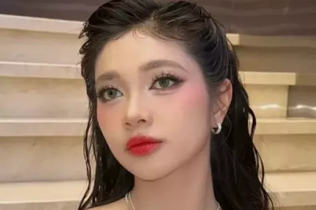 Một á hậu Việt bị 20 phim từ chối