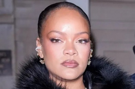 Biệt thự của Rihanna bị nã súng