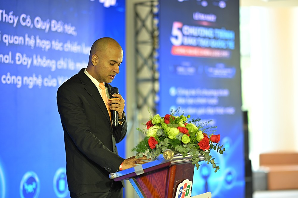 Ông Harsh Bharwani - Tổng Giám đốc kiêm Giám đốc Điều hành Tập đoàn Jetking Ấn Độ chia sẻ tại sự kiện