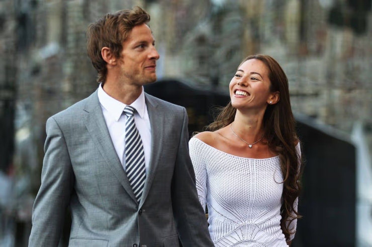 Button và bạn gái xinh đẹp từng "thân mật" chớp nhoáng năm 2009