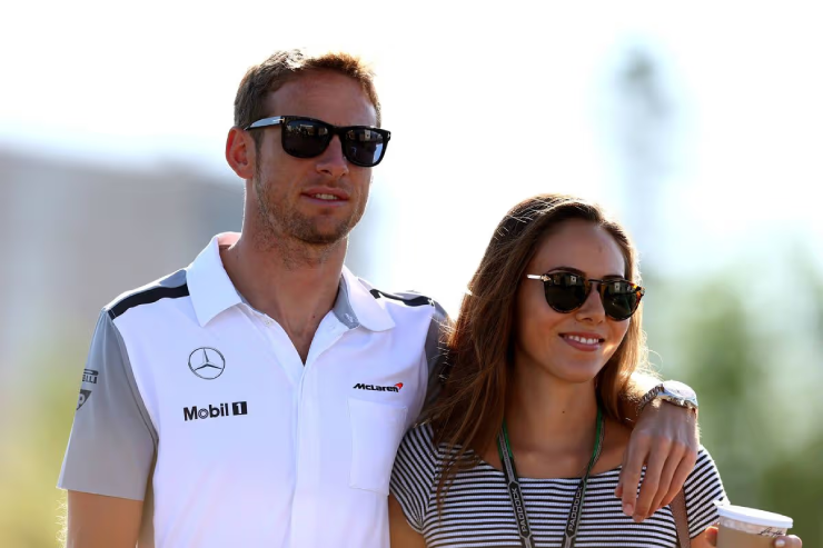 Cặp đôi chia tay một năm sau khi kết hôn