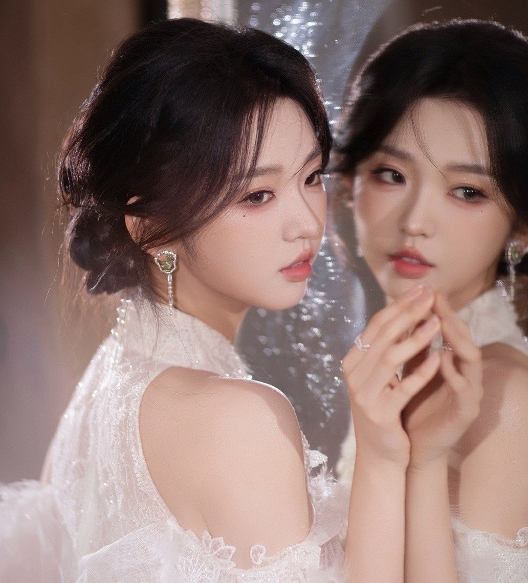 Lý Kha Dĩ vượt Quách Vũ Hân trở thành "nhất tỷ phim ngắn".