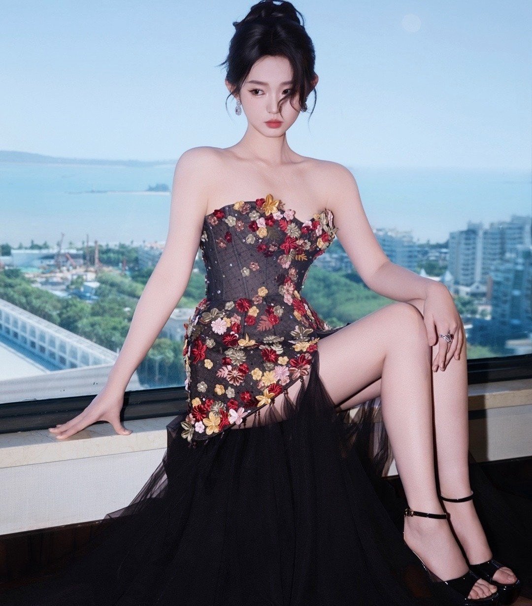 Lý Kha Dĩ vượt Quách Vũ Hân trở thành "nhất tỷ phim ngắn".