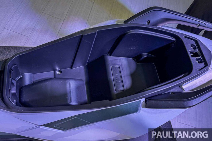 Xe ga giá ngang Air Blade, trang bị không thua kém SH160i - 4