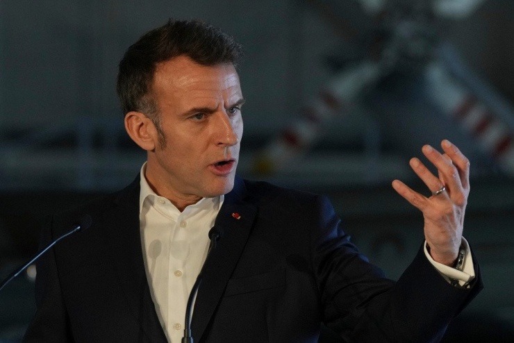 Tổng thống Pháp Emmanuel Macron phát biểu trong chuyến thăm Síp ngày 9/3. (Ảnh: AP)