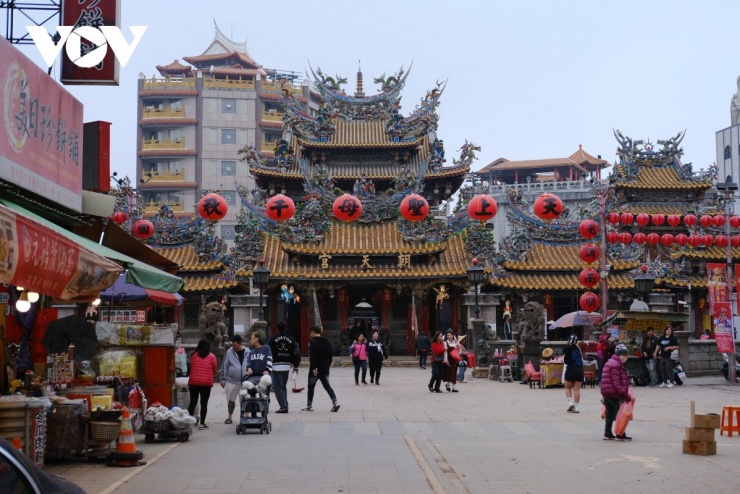 Nằm tại thị trấn Bắc Cảng thuộc huyện Vân Lâm, Miếu Bắc Cảng Triều Thiên Cung từ lâu đã được xem là một trong những trung tâm tín ngưỡng thờ Nữ thần Ma Tổ linh thiêng và nổi tiếng nhất tại Đài Loan (Trung Quốc).