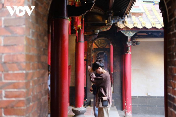 Ngày nay, mỗi năm có hơn bốn triệu du khách và tín đồ đến Triều Thiên Cung để dâng hương cầu phúc.