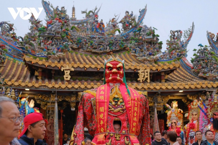 Khoảng thời gian từ sau Tết Nguyên đán đến sinh nhật Ma Tổ còn được gọi là “cơn sốt Ma Tổ tháng ba”, khi dòng người hành hương liên tục đổ về Triều Thiên Cung để dâng hương cầu phúc.