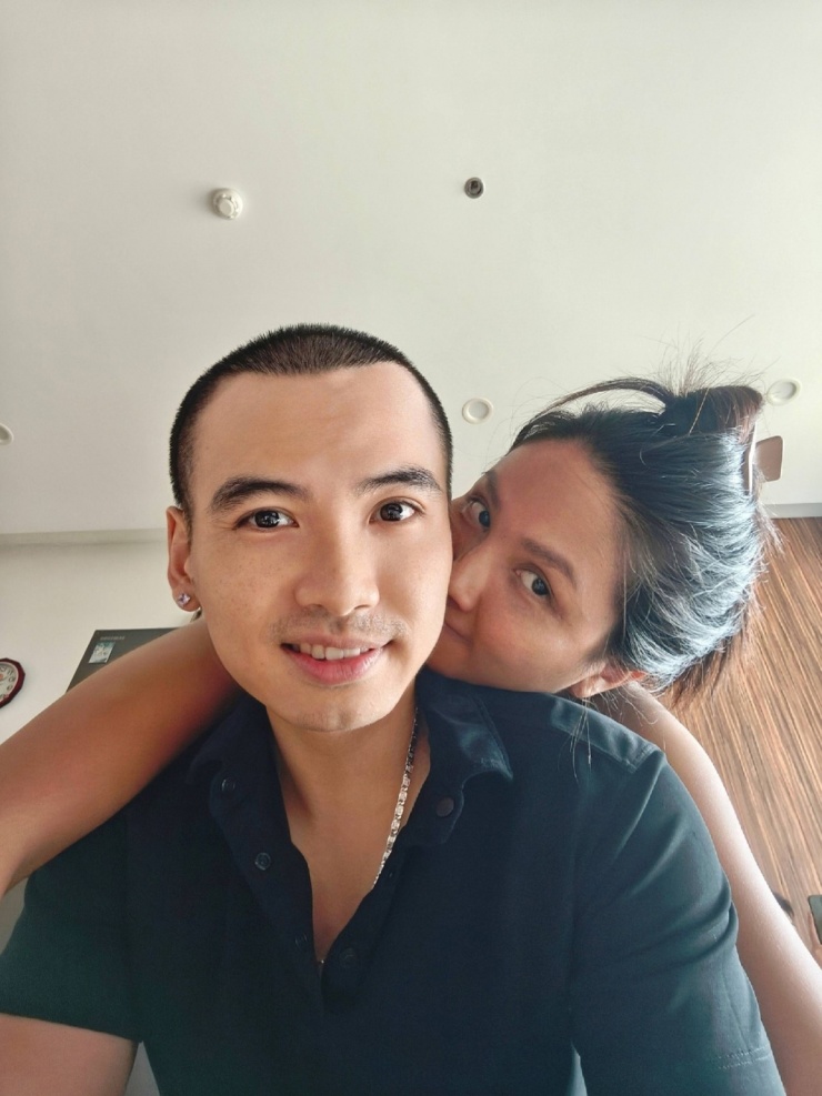 Ảnh sao 10/3: Cường Seven - Vũ Ngọc Anh khoe body 'khét lẹt' - 4