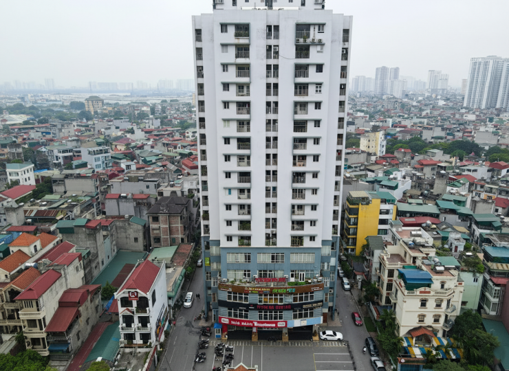 Ngân hàng rao bán một phần dự án số 52 Lĩnh Nam (Hà Nội) để siết nợ.