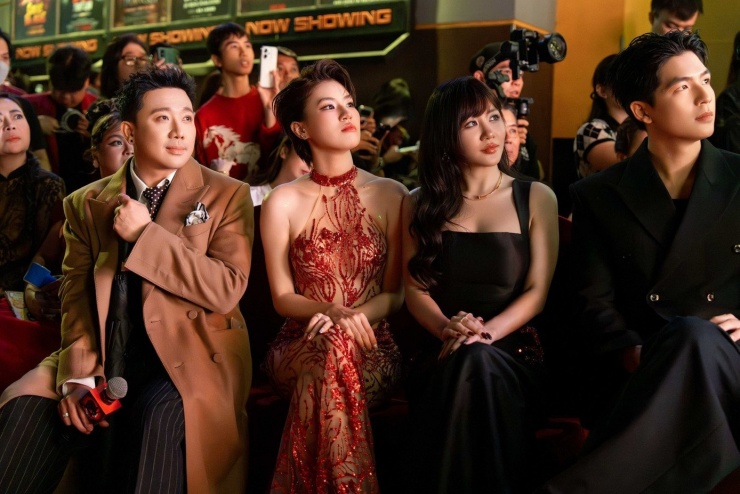 Trấn Thành luôn biết cách tạo ra dư luận, từ việc anh chọn những gương mặt không chuyên đóng phim điện ảnh của mình.