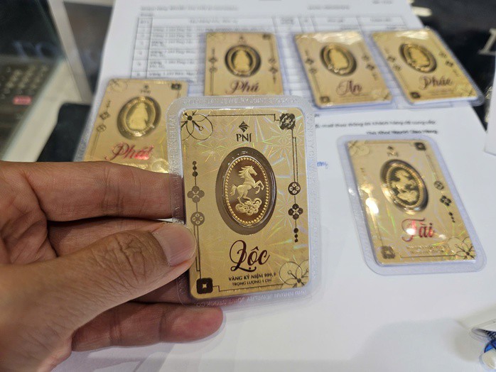 Giá vàng miếng SJC tăng trở lại