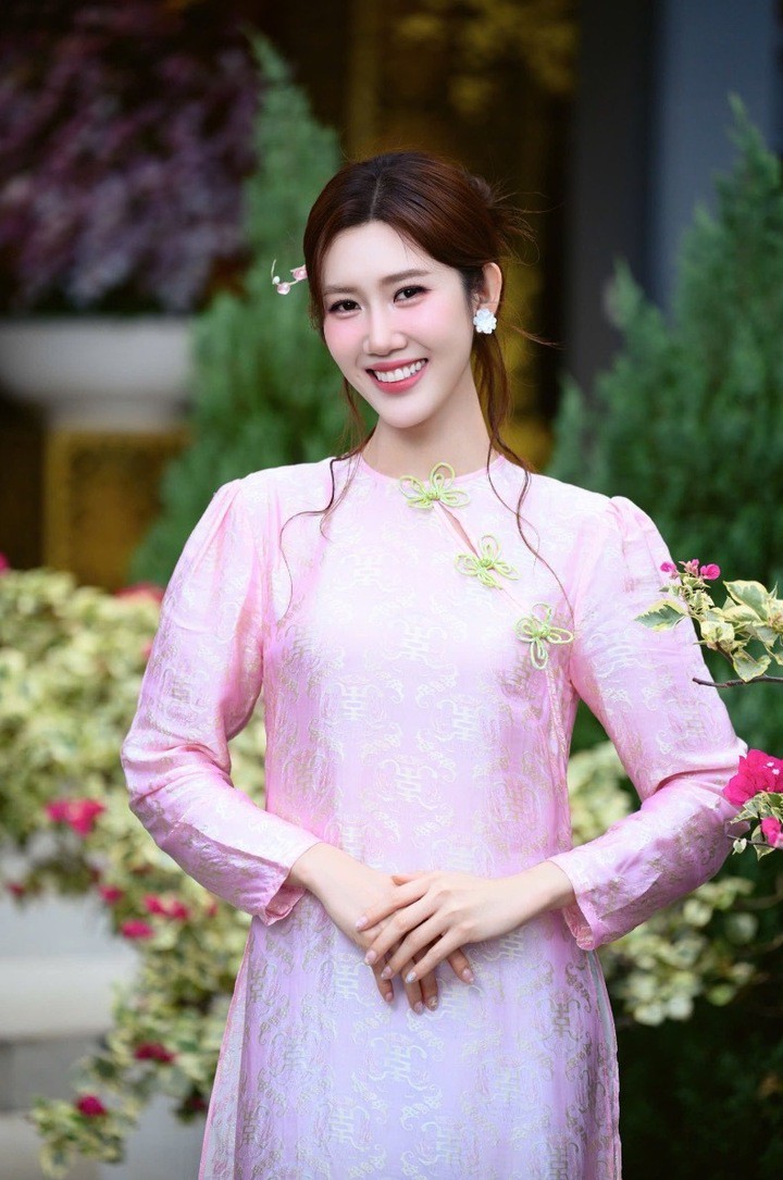 Ít ai biết rằng trước khi trở thành diễn viên, cô sở hữu hành trình thi nhan sắc đáng chú ý khi từng nhiều lần thử sức tại các đấu trường sắc đẹp.