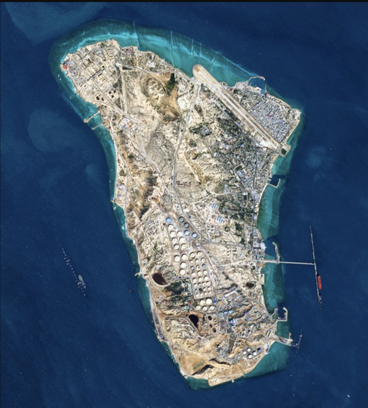 Đảo Kharg có diện tích chưa bằng một nửa Manhattan ở New York, nhưng lại đảm nhiệm khoảng 90% lượng dầu xuất khẩu của Tehran. (Nguồn: Getty)