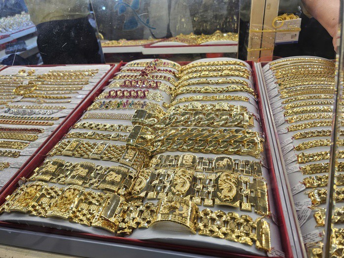Giá vàng trong nước tăng tiếp vào cuối ngày 10-3