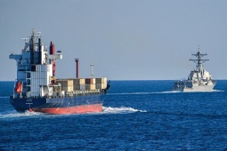 Cách Iran có thể thách thức tàu chiến Mỹ ở Eo biển Hormuz