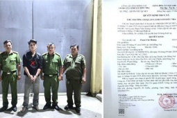 Thấy 'quen' khi đi qua nhau, người dân nhanh trí phát hiện đối tượng truy nã