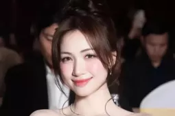 Bị khán giả nhắc nhở, Hòa Minzy nói sẽ hạn chế khoe bạn trai