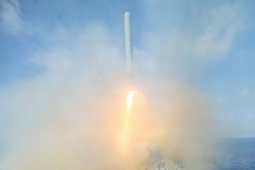 Tổng thống Mỹ: Iran cũng sở hữu tên lửa Tomahawk