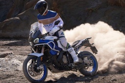 MV Agusta Enduro Veloce ra mắt: Trang bị “full option”, đối thủ đáng gờm của Africa Twin