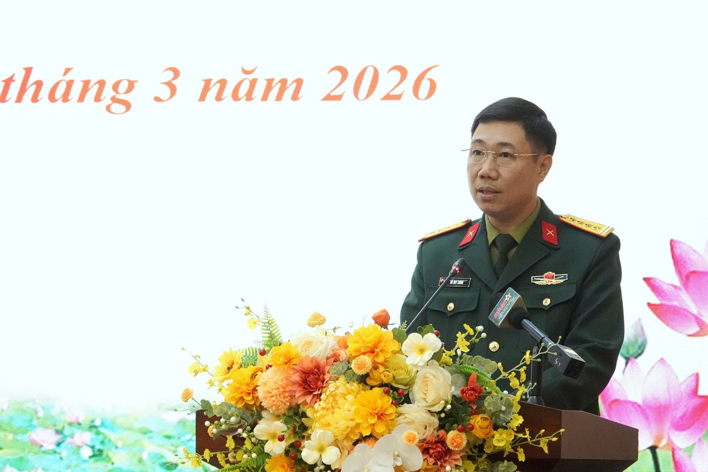 Đại diện các cơ quan chức năng trong Quân đội thông tin về chương trình Giao lưu hữu nghị quốc phòng biên giới Việt Nam - Trung Quốc lần thứ 10.