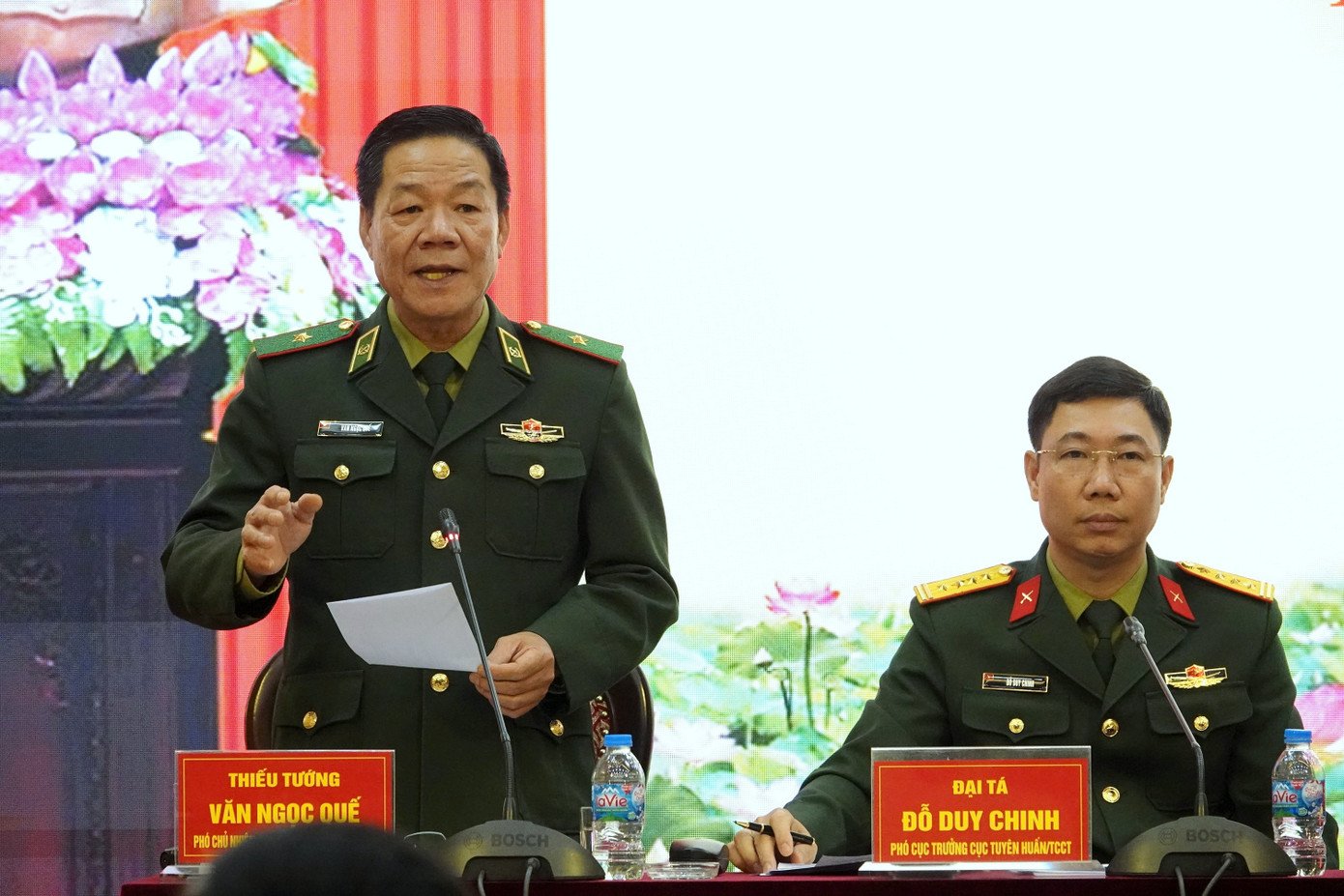 Đại diện các cơ quan chức năng trong Quân đội thông tin về chương trình Giao lưu hữu nghị quốc phòng biên giới Việt Nam - Trung Quốc lần thứ 10.