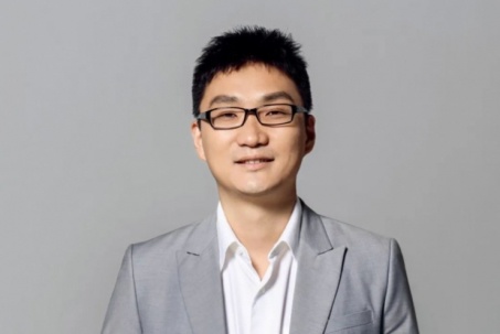 Từ bỏ ‘ngai vàng’ tỷ phú, hiến tặng hàng triệu tỷ đồng và rút lui ở tuổi 41