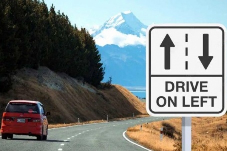 Tại sao người Anh lái xe bên trái đường?