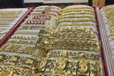 Cuối ngày 10-3, giá vàng miếng SJC và vàng nhẫn tiếp tục tăng mạnh