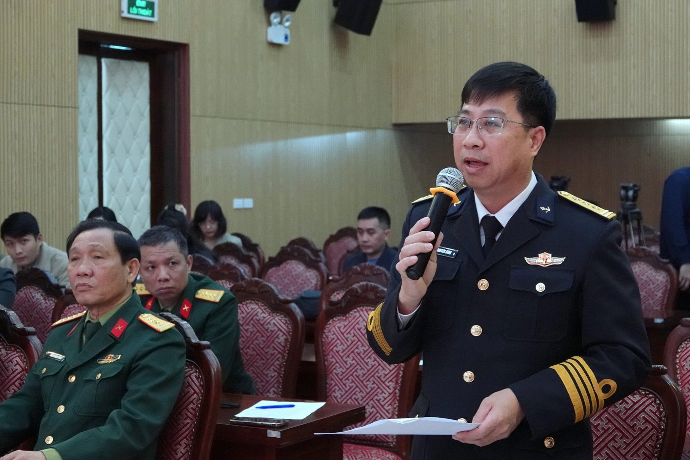 Đại diện các cơ quan chức năng trong Quân đội thông tin về chương trình Giao lưu hữu nghị quốc phòng biên giới Việt Nam - Trung Quốc lần thứ 10.