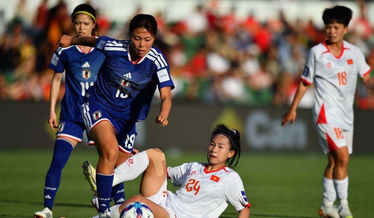 ĐT nữ Việt Nam (áo trắng) bị loại tiếc nuối