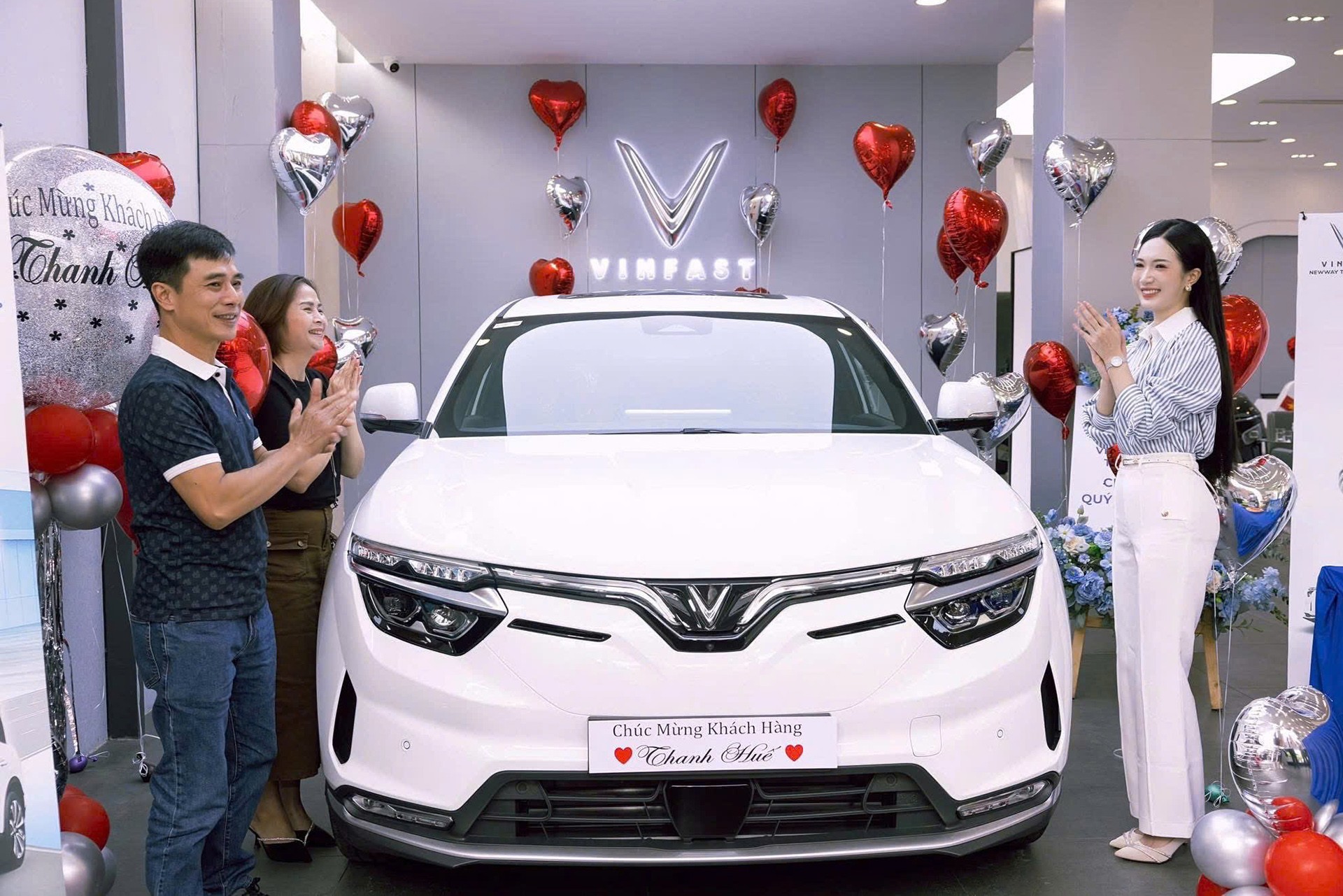 Khách hàng chuyển đổi từ ô&nbsp;tô&nbsp;xăng cũ sang ô&nbsp;tô&nbsp;điện VinFast mới sẽ được ưu đãi thêm 3% giá kể&nbsp;từ&nbsp;11/03 đến hết ngày 31/03/2026