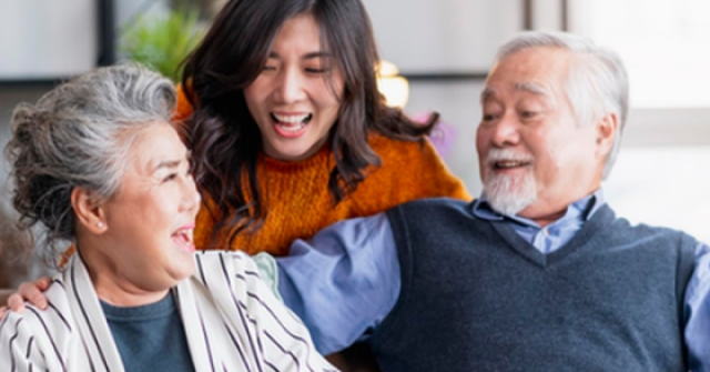 Tại sao cha mẹ càng biết cách "tiêu tiền của con" thì gia đình lại càng hạnh phúc, ấm êm?