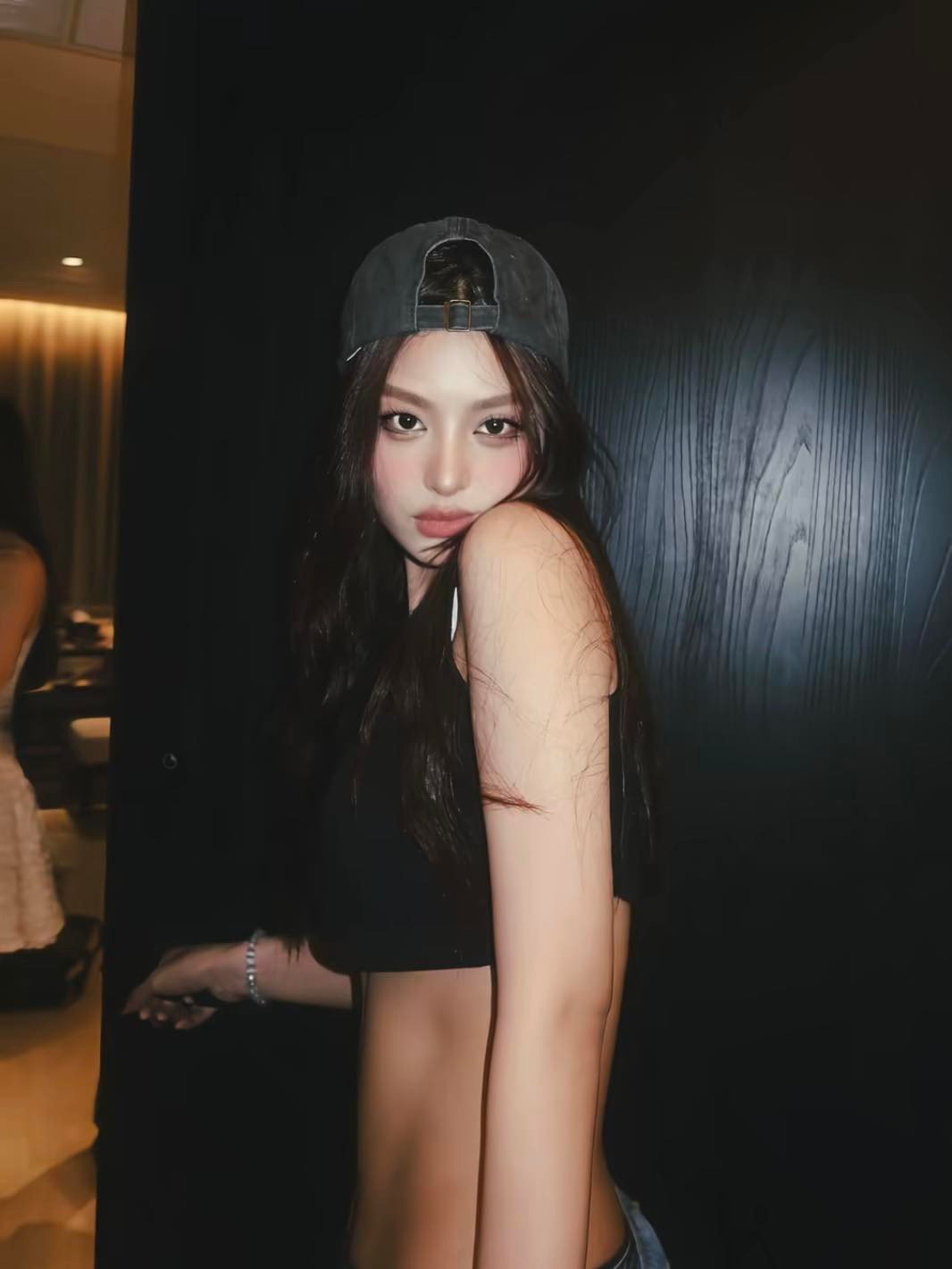 "Nàng thơ" mới của HIEUTHUHAI: Style táo bạo, đời tư bí ẩn, gợi nhớ Babyboo - 8