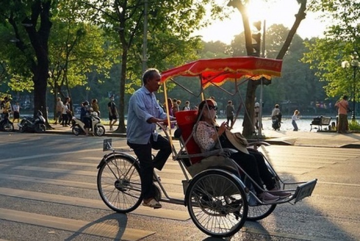 Miền Bắc hửng nắng, tăng nhiệt mạnh trước khi đón không khí lạnh tăng cường