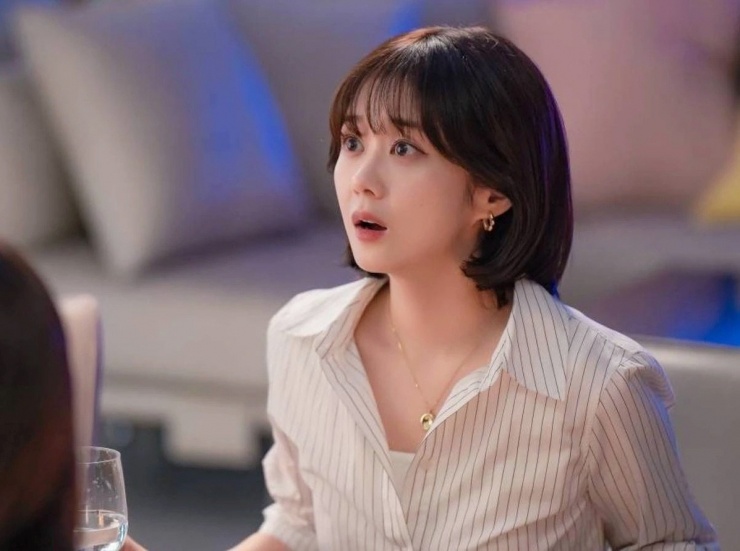 Nhân viên ở công ty cũ qua đời, nhưng Jang Nara bị gọi tên và cho rằng cô đã mất đột ngột.