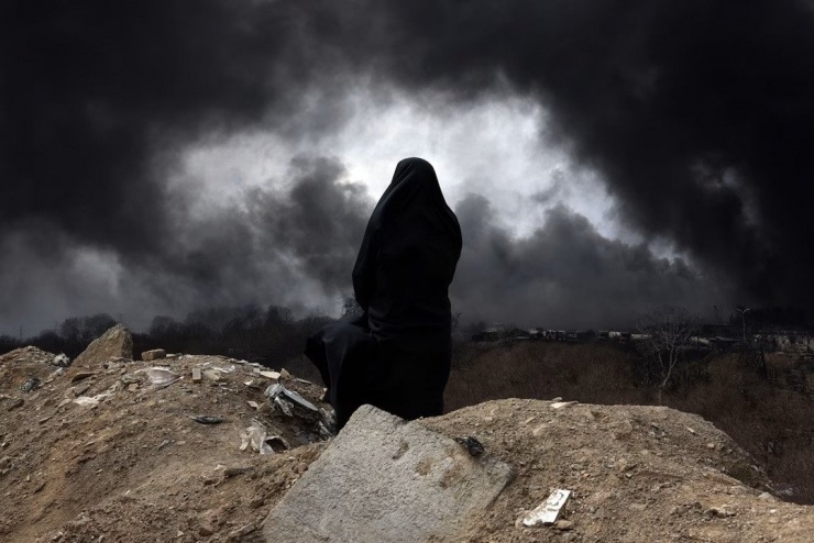 Iran đối mặt thảm họa 'mưa đen' sau các cuộc không kích của Mỹ - 1