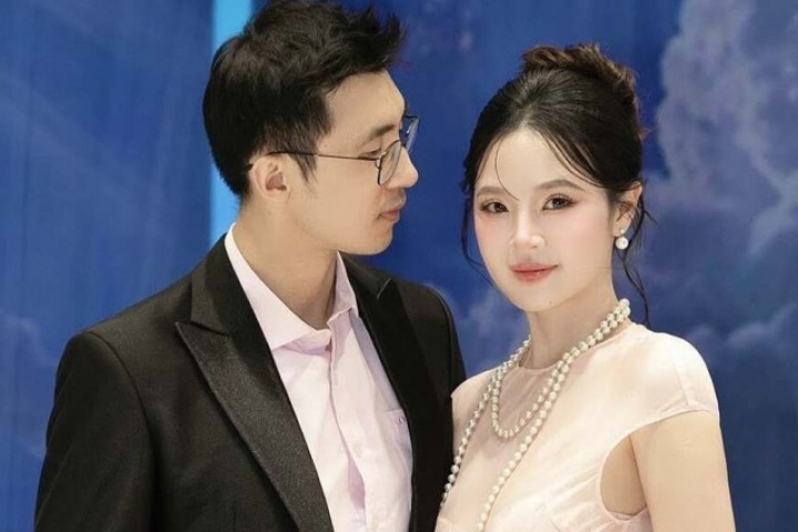 Midu và ông xã đại gia được khen khi diện đồ đôi đi ăn cưới