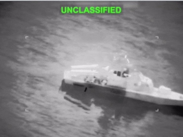 Mỹ phá hủy 16 tàu rải thủy lôi của Iran, cảnh báo hậu quả chưa từng có