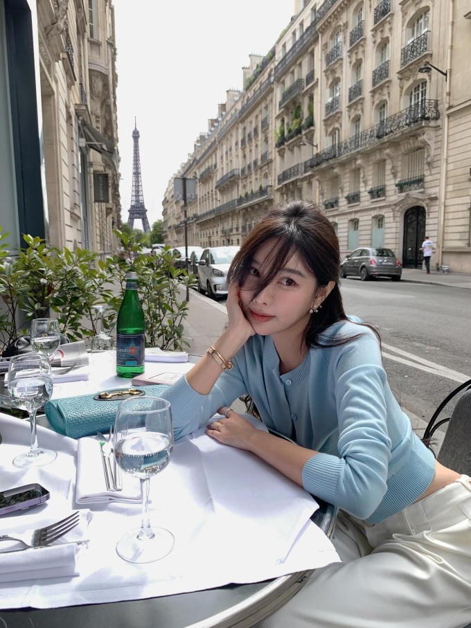 Cuộc sống của 'Tiểu thư đẹp nhất giới siêu giàu Trung Quốc' sau 14 năm - 9