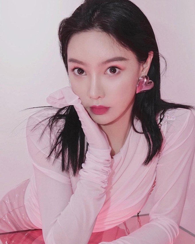 Cuộc sống của 'Tiểu thư đẹp nhất giới siêu giàu Trung Quốc' sau 14 năm - 10