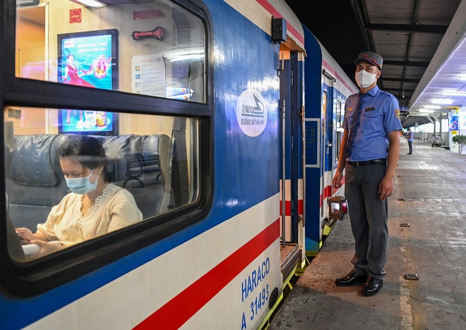 Tàu SE3 tại ga Hà Nội. Ảnh: Giang Huy